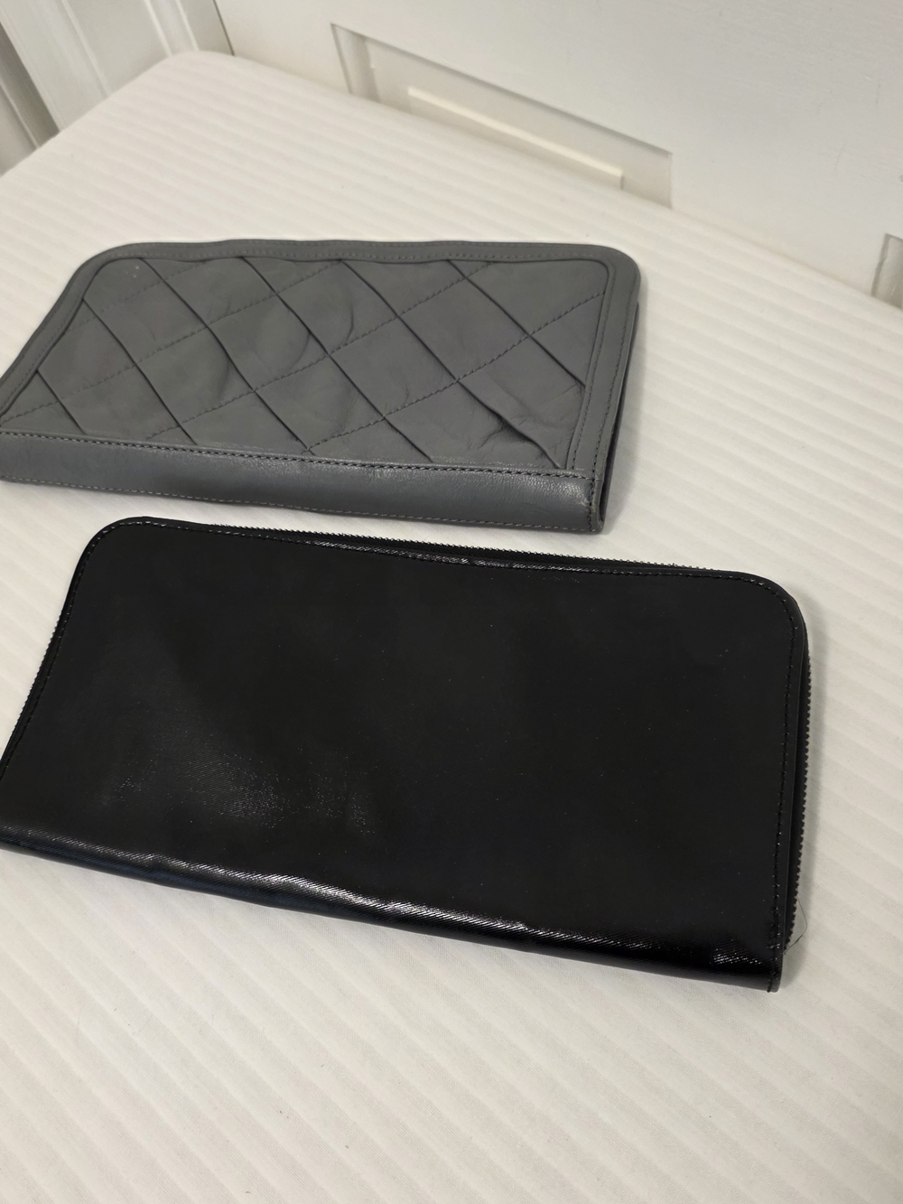 Gwen Convertible Grey & Black Leather Clutch Bag, Versatile Zip Close - Picture 3 of 16